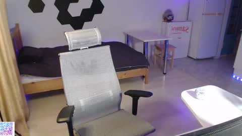 Snapshot of shiromy_ chatting on 11-25-25, 04:18 shiromy_ online show from 11-25-25, 04:18