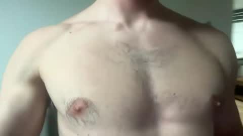 Snapshot of shirtlesshunk15 chatting on 07-10-26, 01:43 shirtlesshunk15 online show from 07-10-26, 01:43