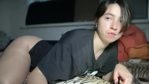 shizukuhunter online show from 11-22-25, 01:32