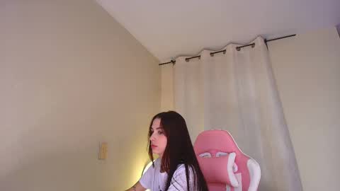 Snapshot of shkendall chatting on 10-20-25, 02:06 kendal online show from 10-20-25, 02:06
