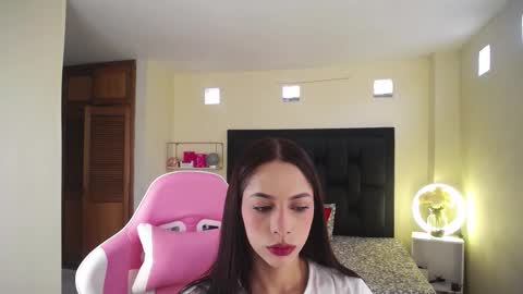 Snapshot of shkendall chatting on 11-05-25, 02:28 kendal online show from 11-05-25, 02:28