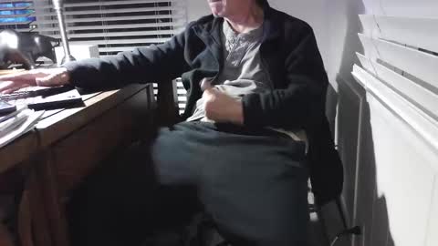 Snapshot of shootme69 chatting on 12-19-25, 03:24 nikolas send dm for an appointment online show from 12-19-25, 03:24