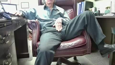 Snapshot of shootme69 chatting on 02-18-26, 05:31 nikolas send dm for an appointment online show from 02-18-26, 05:31