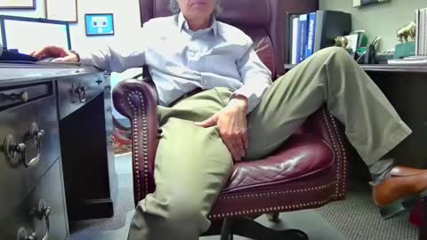 nikolas send dm for an appointment online show from 04-08-26, 04:18