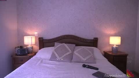 Sophie online show from 04-15-26, 04:47