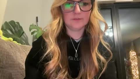 short sweetpea online show from 03-09-25, 07:48