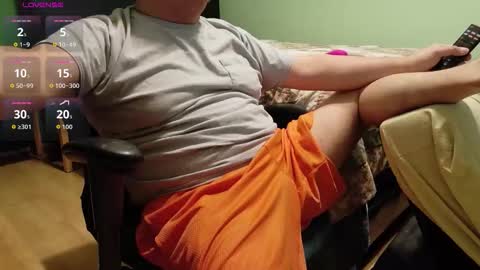 Snapshot of shortmex24br chatting on 02-19-26, 06:42 Jose R online show from 02-19-26, 06:42