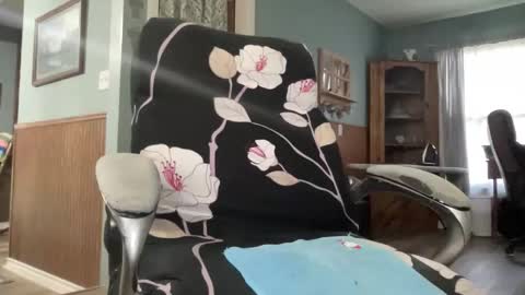 Snapshot of shortthickcock57 chatting on 10-12-25, 10:53 shortthickcock57 online show from 10-12-25, 10:53