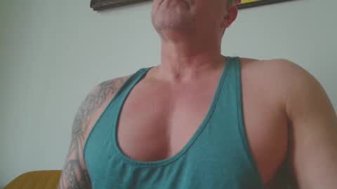 Snapshot of show_on_for_you chatting on 02-14-25, 08:52 show_on_for_you online show from 02-14-25, 08:52