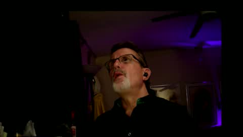 shrewtamer online show from 11-18-25, 04:17