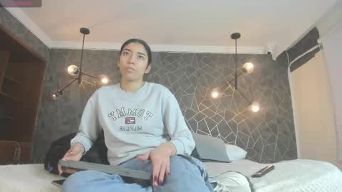 ZUMY ANGELS online show from 10-26-25, 04:40