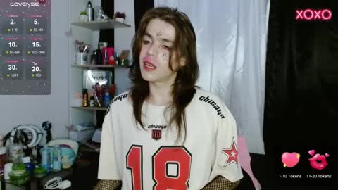 Snapshot of shun_sun chatting on 12-07-24, 05:59 Shun White online show from 12-07-24, 05:59