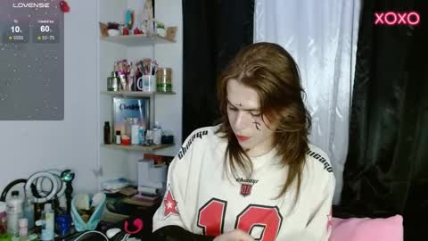 Snapshot of shun_sun chatting on 12-16-24, 03:19 Shun White online show from 12-16-24, 03:19