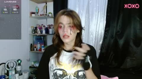 Snapshot of shun_sun chatting on 02-12-25, 02:14 Shun White online show from 02-12-25, 02:14