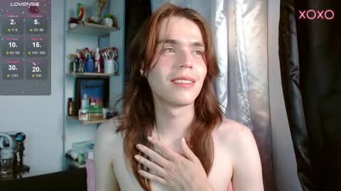 Snapshot of shun_sun chatting on 02-14-25, 10:36 Shun White online show from 02-14-25, 10:36