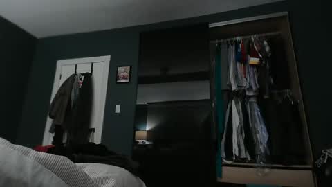 shutterbug989 online show from 10-19-25, 02:34