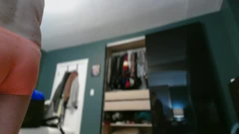 Snapshot of shutterbug989 chatting on 06-29-26, 12:50 shutterbug989 online show from 06-29-26, 12:50