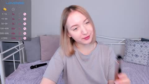 Snapshot of shy_annacutie chatting on 12-24-24, 06:44 Anna online show from 12-24-24, 06:44