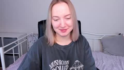 Snapshot of shy_annacutie chatting on 02-20-25, 07:12 Anna online show from 02-20-25, 07:12