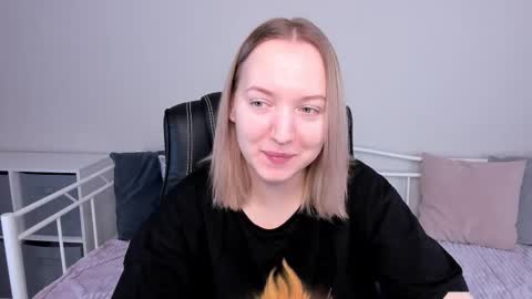 Snapshot of shy_annacutie chatting on 03-06-25, 05:35 Anna online show from 03-06-25, 05:35