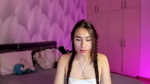 Mika online show from 12-20-24, 02:19