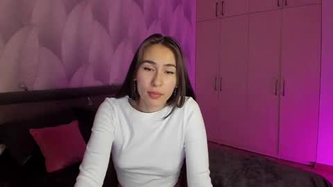 Mika online show from 03-09-25, 11:56