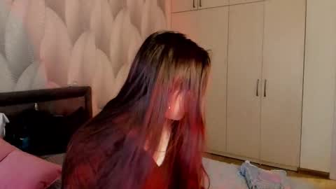 Mika online show from 12-17-25, 03:23