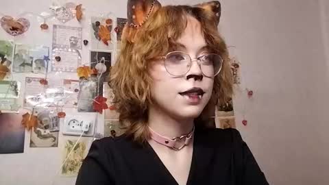 Milena online show from 10-31-25, 02:07