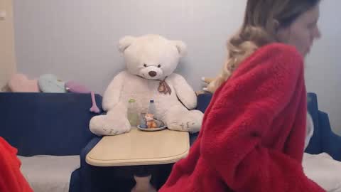 Snapshot of shy_moony chatting on 05-29-26, 06:17 just Alex online show from 05-29-26, 06:17