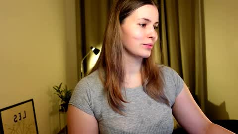 shy_nerd_babyy online show from 02-17-25, 08:52
