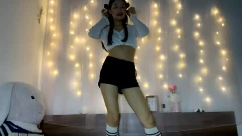Snapshot of shy_pink_doll chatting on 05-23-26, 04:11 shy_pink_doll online show from 05-23-26, 04:11