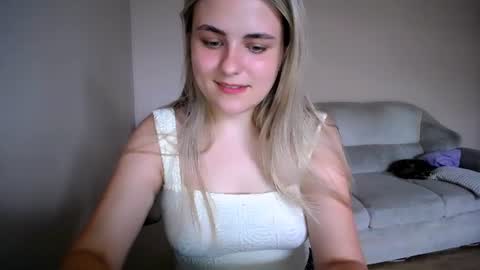 Snapshot of shy_sabrina_ chatting on 07-21-26, 01:35 shy_sabrina_ online show from 07-21-26, 01:35