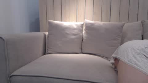 shy_schoolgirl_ online show from 02-09-25, 06:05