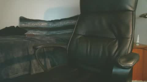 Snapshot of shyboyhugecum2020 chatting on 11-21-25, 04:11 shyboyhugecum2020 online show from 11-21-25, 04:11