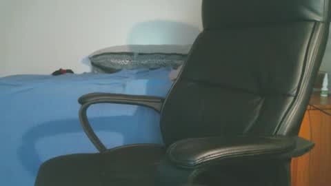 shyboyhugecum2020 online show from 04-06-26, 03:04