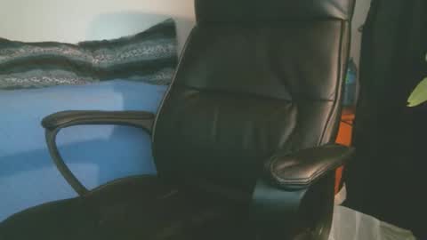 shyboyhugecum2020 online show from 04-14-26, 03:12