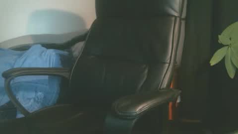 shyboyhugecum2020 online show from 05-13-26, 03:04