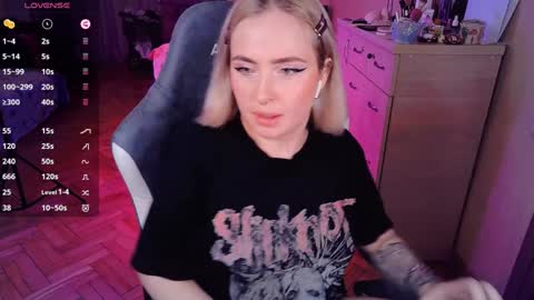 Effie online show from 01-29-25, 10:22