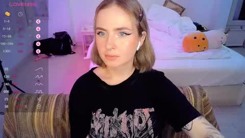 Effie online show from 03-06-25, 03:02