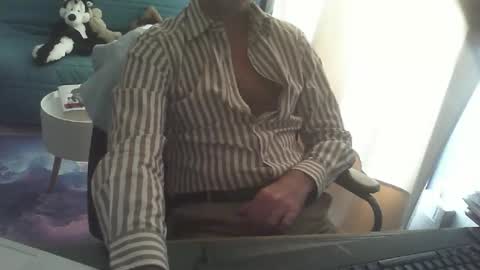 Snapshot of shyfrenchcock chatting on 10-27-25, 02:43 shyfrenchcock online show from 10-27-25, 02:43