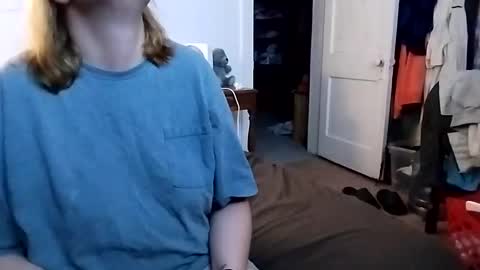 Snapshot of shylee538825 chatting on 10-12-25, 12:42 shylee538825 online show from 10-12-25, 12:42