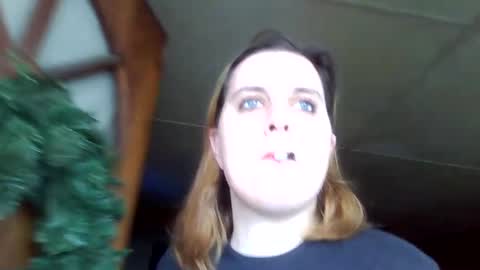 Snapshot of shylee538825 chatting on 11-19-25, 05:02 shylee538825 online show from 11-19-25, 05:02