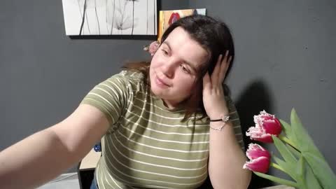 Snapshot of shyness_girl chatting on 03-08-25, 08:55 Bethany online show from 03-08-25, 08:55