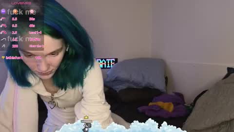 Snapshot of shyohiogirl chatting on 03-16-26, 04:33 Hippie online show from 03-16-26, 04:33