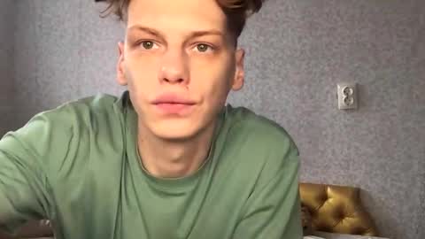 Snapshot of shyredstar chatting on 02-27-25, 06:29 Tom and Betty online show from 02-27-25, 06:29