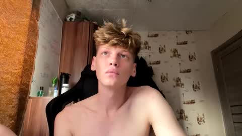 Snapshot of shyredstar chatting on 10-17-25, 10:07 Tom and Betty online show from 10-17-25, 10:07