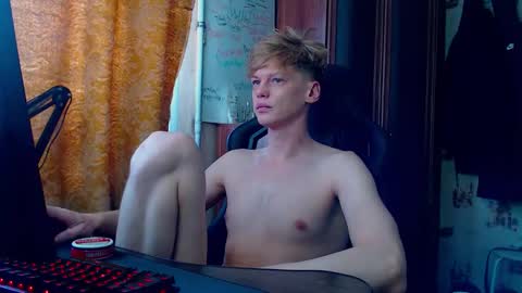 Snapshot of shyredstar chatting on 03-11-26, 07:14 Tom and Betty online show from 03-11-26, 07:14