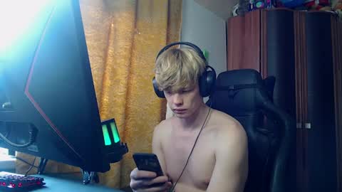 Tom and Betty online show from 04-09-26, 06:19