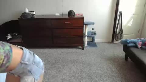 Snapshot of shyy_petitebaby chatting on 11-24-25, 03:34 shypetitebaby online show from 11-24-25, 03:34