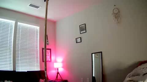 Snapshot of shyy_petitebaby chatting on 04-24-26, 05:26 shypetitebaby online show from 04-24-26, 05:26